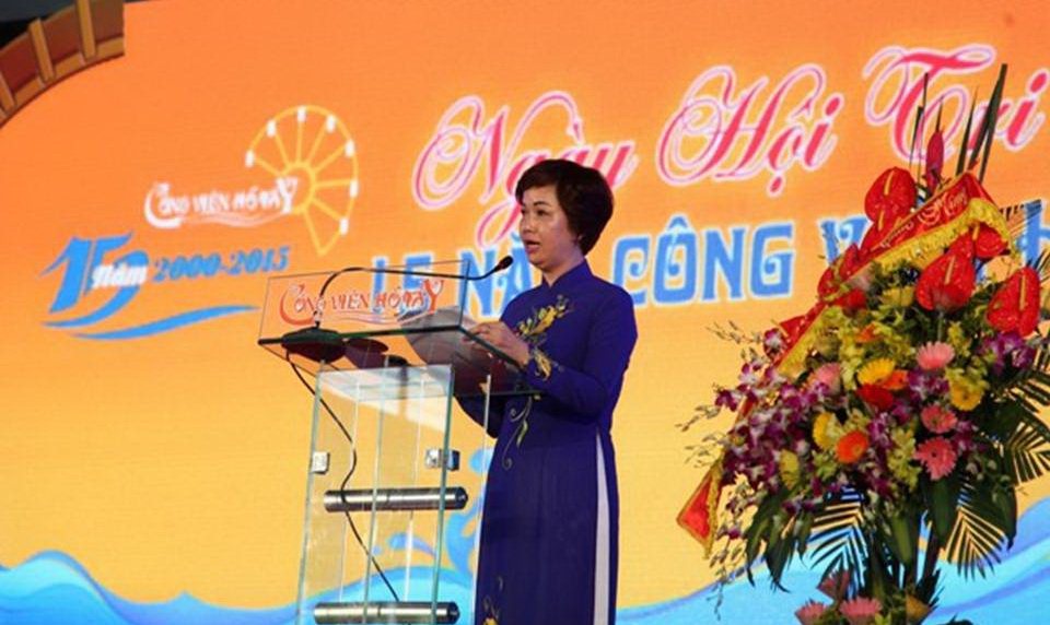 Chủ tịch Hội đồng quản trị Công viên Hồ Tây, Trần Thị Bạch Yến phát biểu tại lễ kỷ niệm